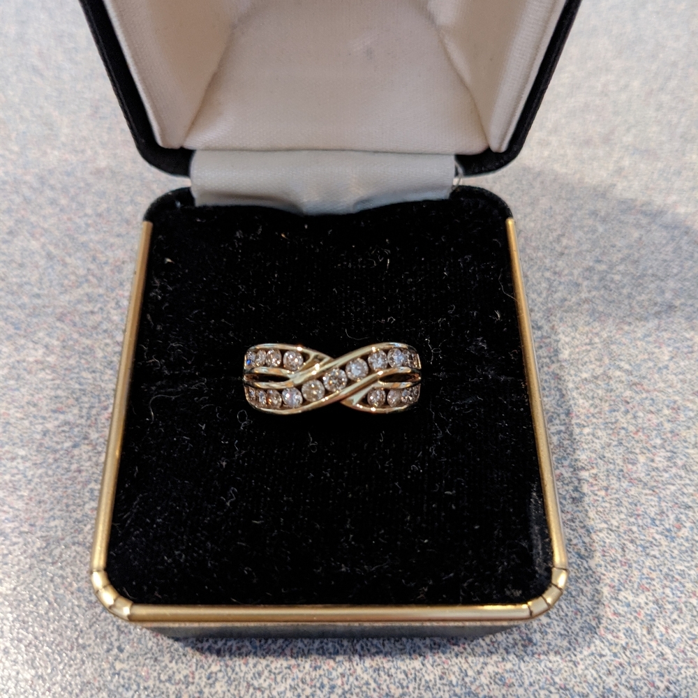 10K Gold & .85ct Diamond Ring sz 7 w/appraisal